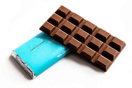 Máquina de embalaje personalizada de barras de chocolate con función de pegamento